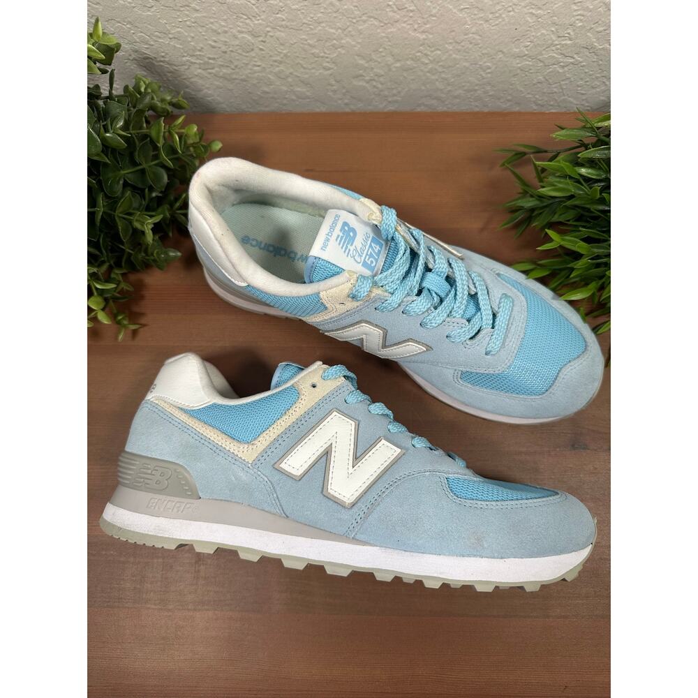 New Balance Women's 574 Classic Sneakers Size 10